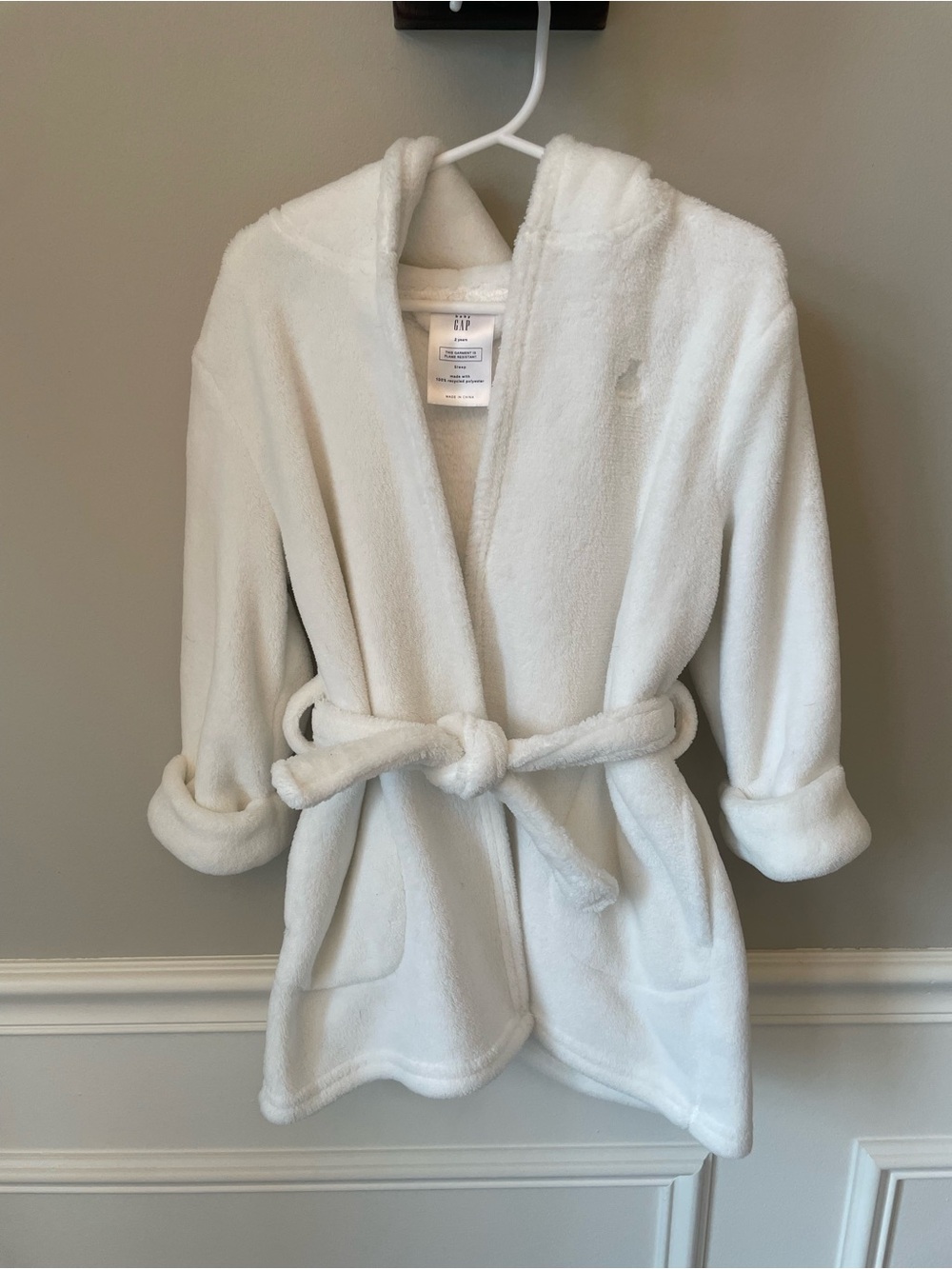 GAP Plush Hooded Robe in White